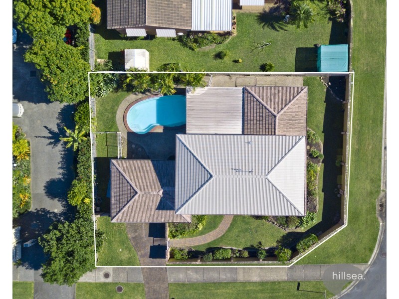 2 Cayman Court, Runaway Bay QLD 4216