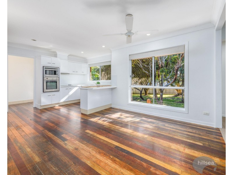 1/8 McWilliam Close, Labrador QLD 4215