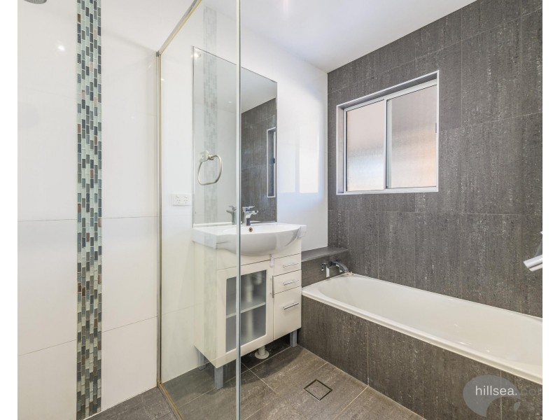 1/8 McWilliam Close, Labrador QLD 4215