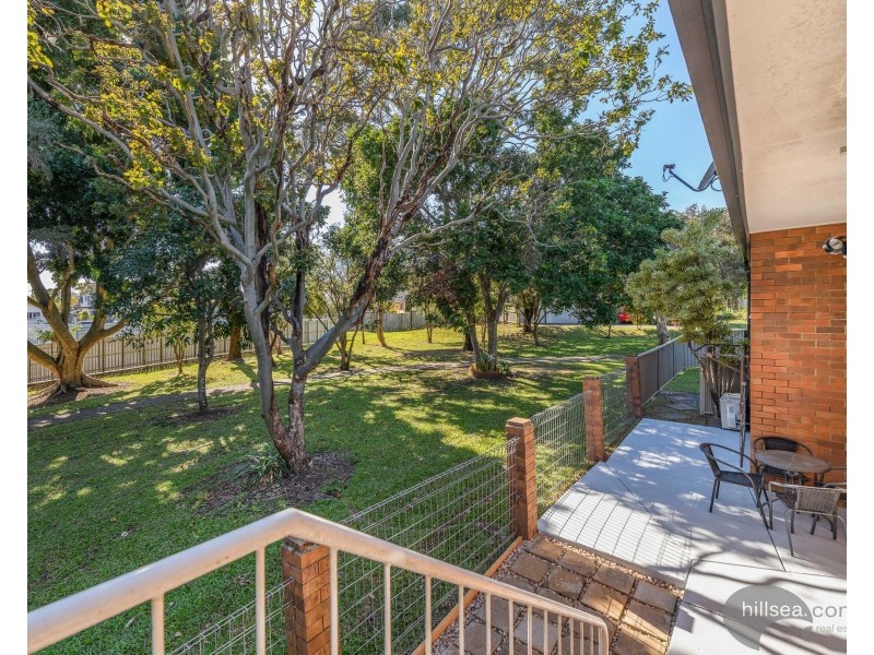 1/8 McWilliam Close, Labrador QLD 4215