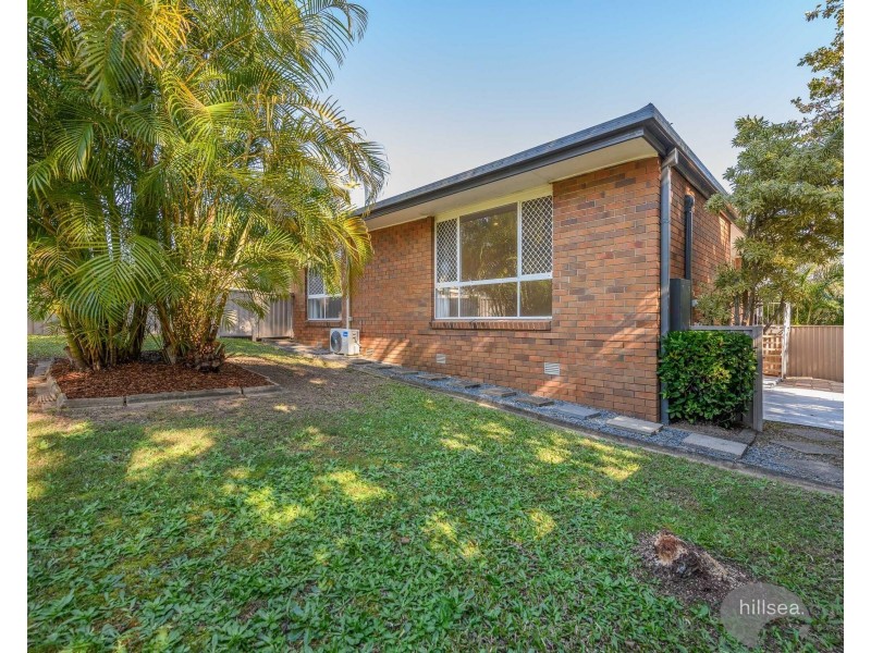 1/8 McWilliam Close, Labrador QLD 4215