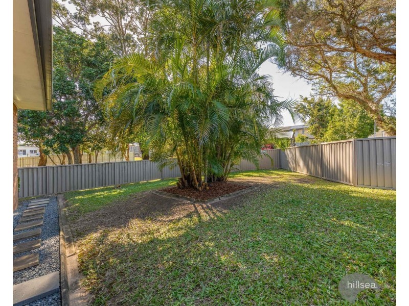 1/8 McWilliam Close, Labrador QLD 4215