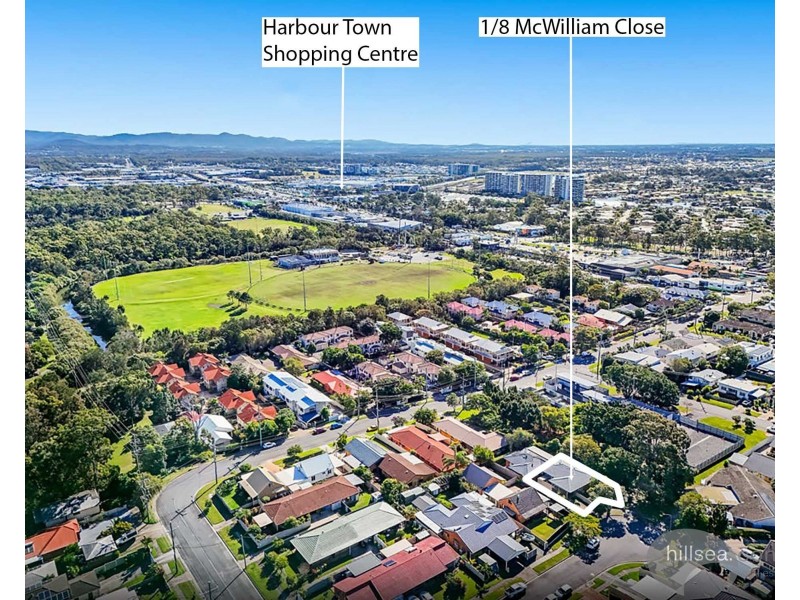 1/8 McWilliam Close, Labrador QLD 4215