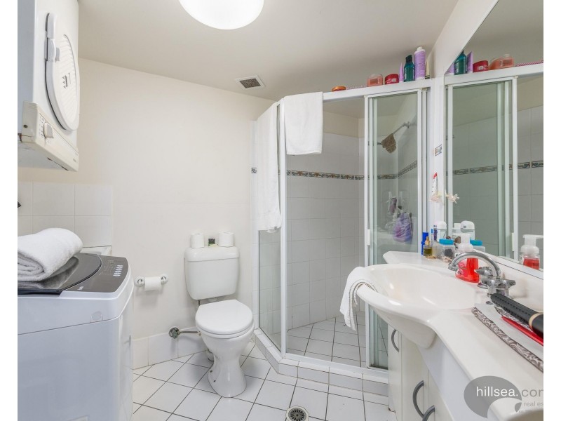 1/452 Marine Parade, Biggera Waters QLD 4216