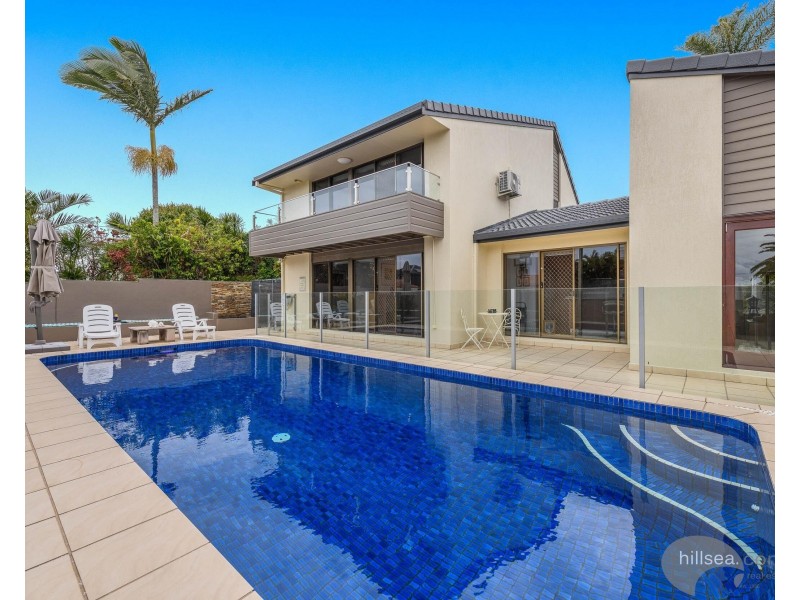 10 Kikori Crescent, Runaway Bay QLD 4216
