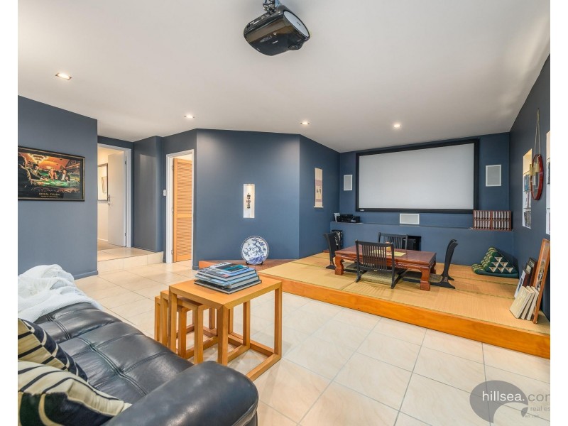 10 Kikori Crescent, Runaway Bay QLD 4216
