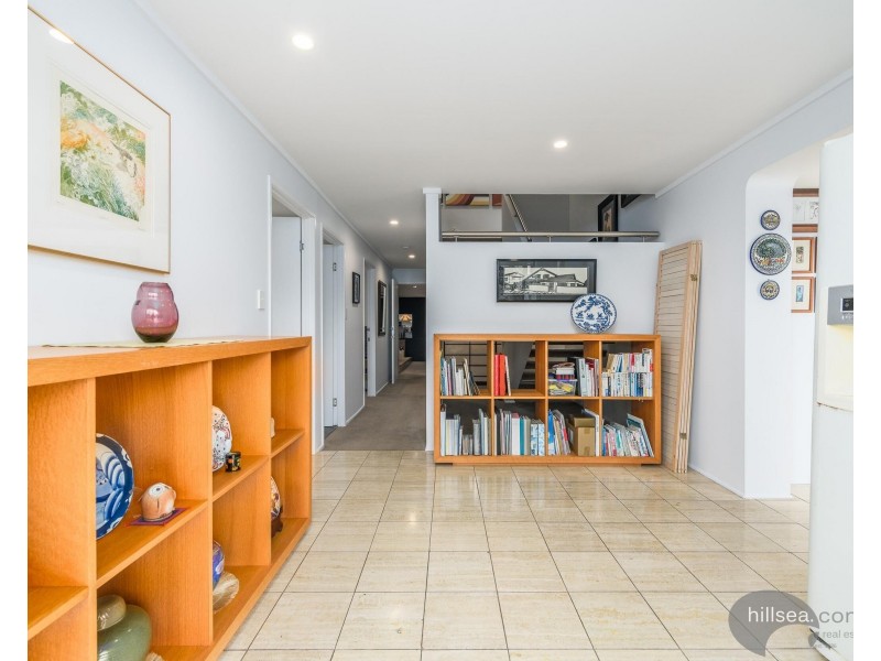 10 Kikori Crescent, Runaway Bay QLD 4216