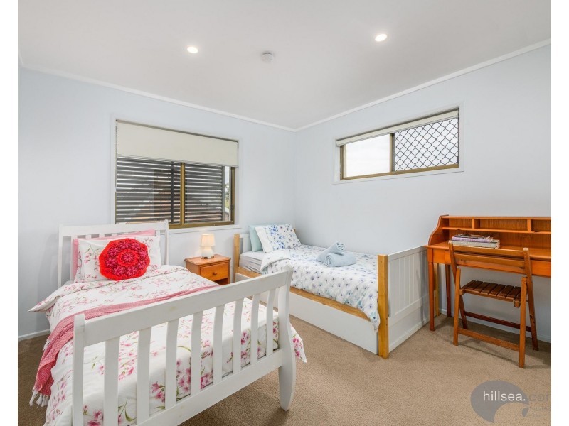10 Kikori Crescent, Runaway Bay QLD 4216