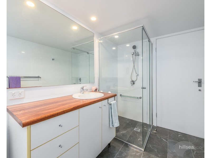 10 Kikori Crescent, Runaway Bay QLD 4216