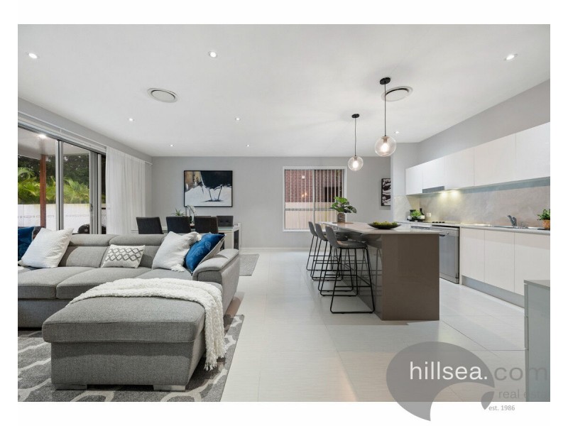 2/8 Compass Drive, Biggera Waters QLD 4216