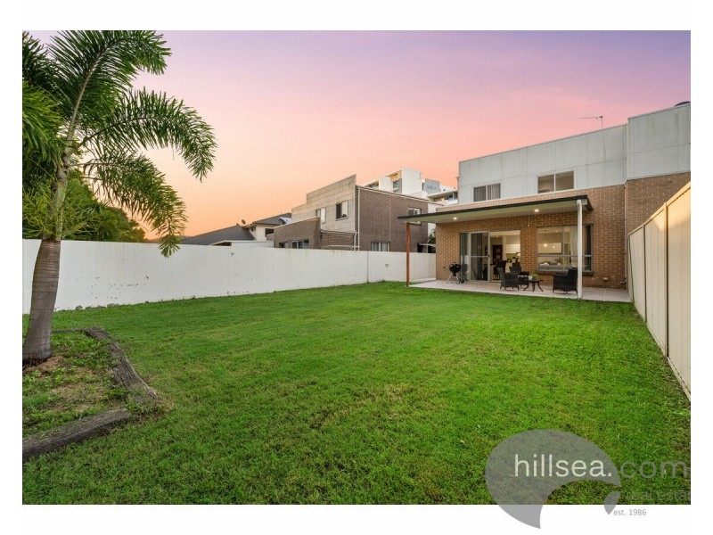 2/8 Compass Drive, Biggera Waters QLD 4216