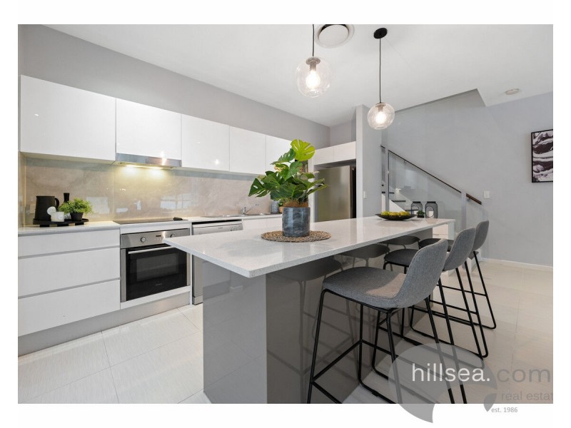 2/8 Compass Drive, Biggera Waters QLD 4216