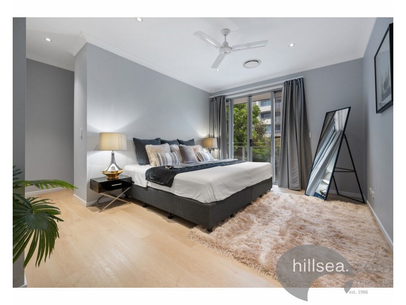 2/8 Compass Drive, Biggera Waters QLD 4216