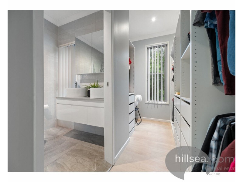 2/8 Compass Drive, Biggera Waters QLD 4216