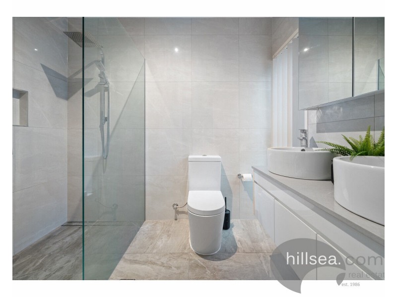 2/8 Compass Drive, Biggera Waters QLD 4216