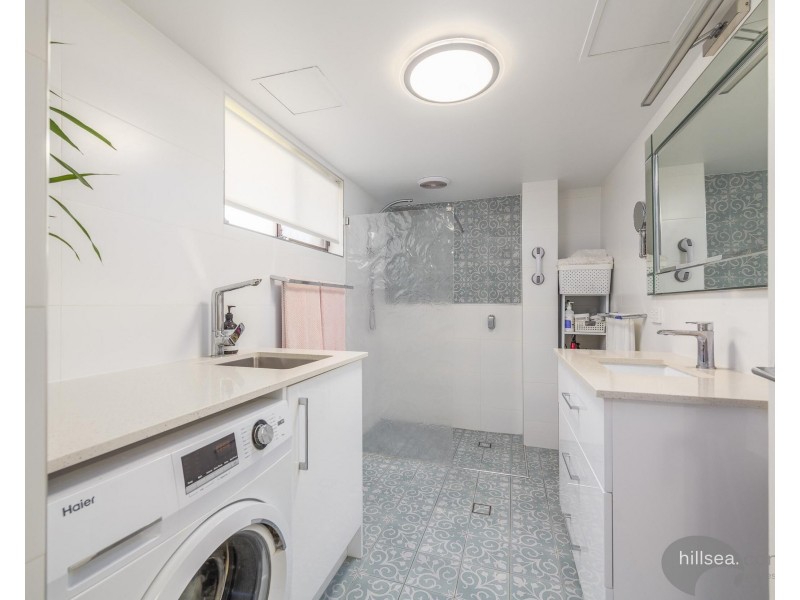 2/168 Frank Street, Labrador QLD 4215