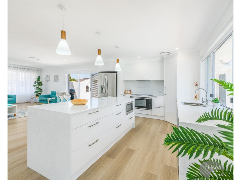 15 Salamau Street, Runaway Bay QLD 4216