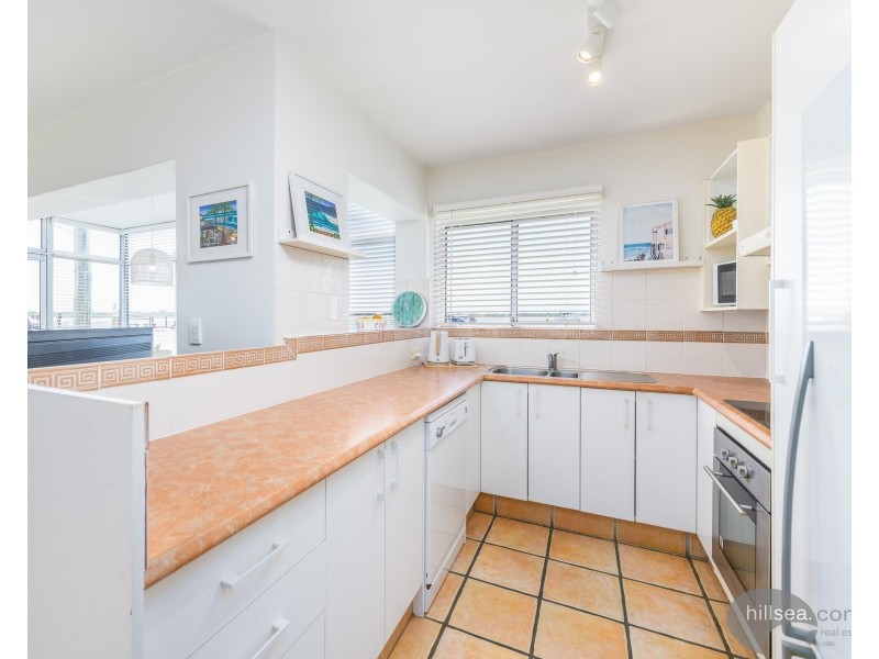 1/290 Marine Parade, Labrador QLD 4215
