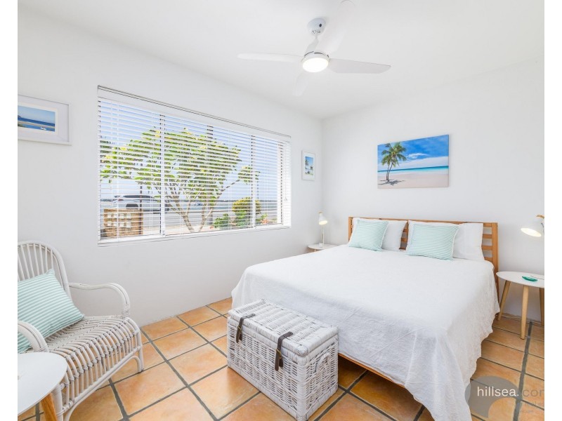 1/290 Marine Parade, Labrador QLD 4215