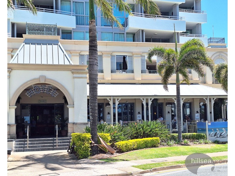 1/290 Marine Parade, Labrador QLD 4215