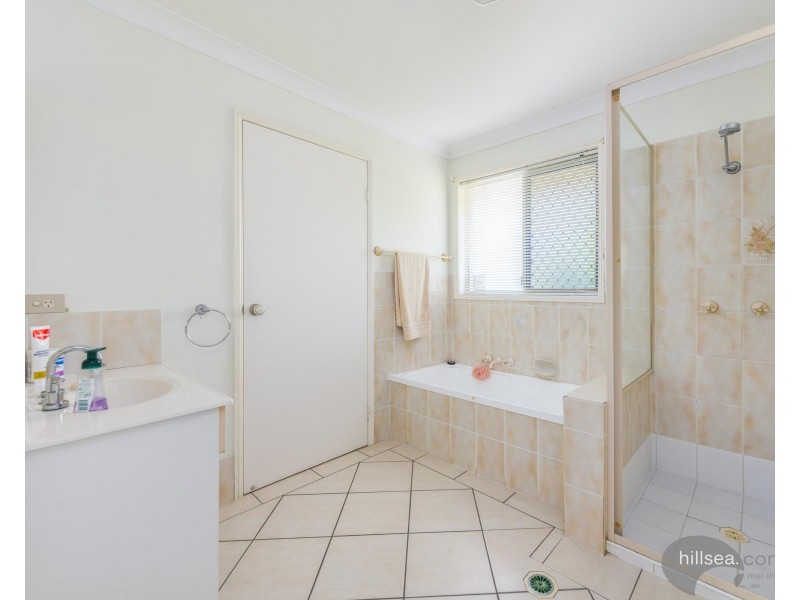 1/2 Coventry Court, Labrador QLD 4215