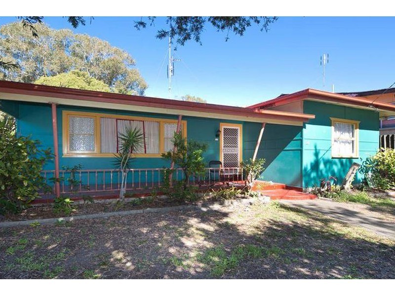 16 Bright Avenue, Labrador QLD 4215