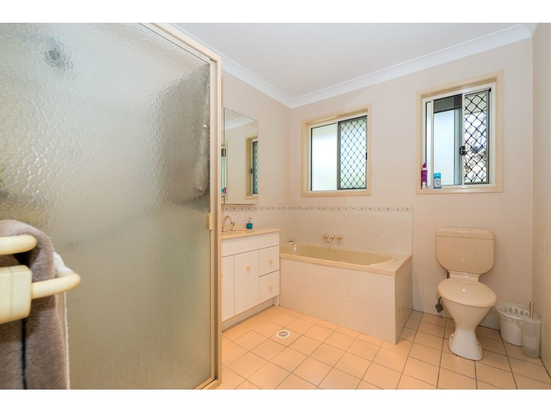 45 Poinsettia Avenue, Hollywell QLD 4216