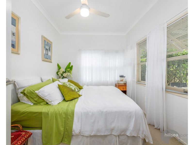 4 Allinga Street, Coombabah QLD 4216