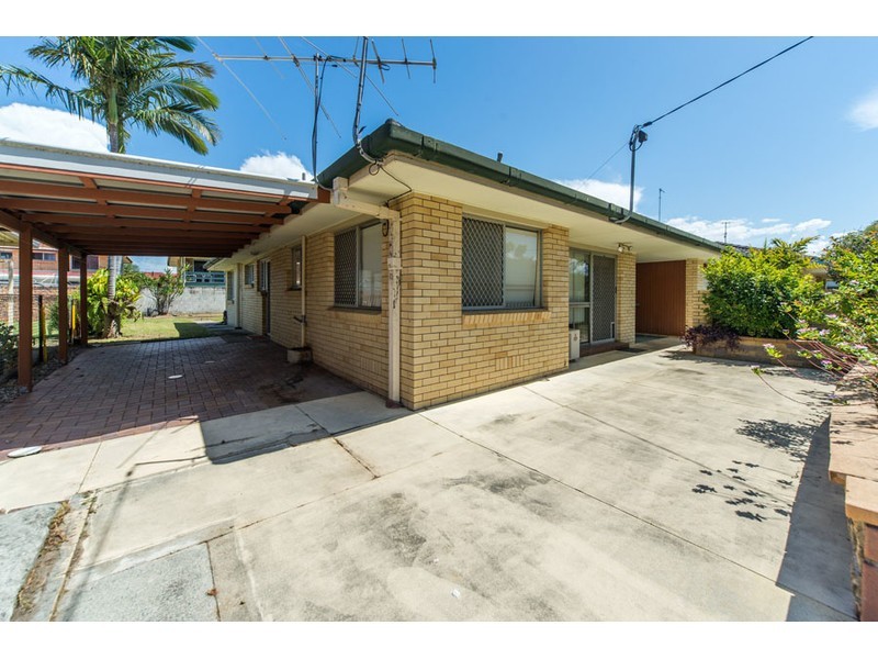 10 St Nicholas Street, Runaway Bay QLD 4216