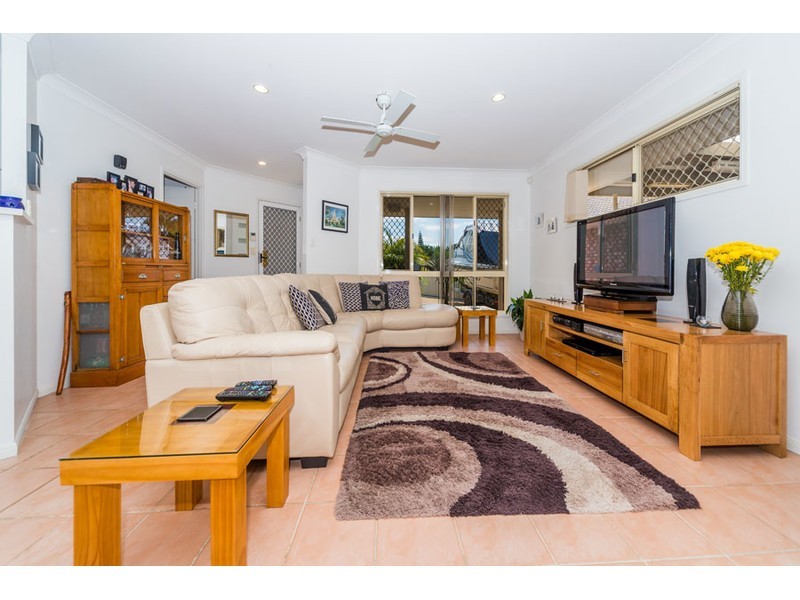 1/18 Jenaya Place, Labrador QLD 4215