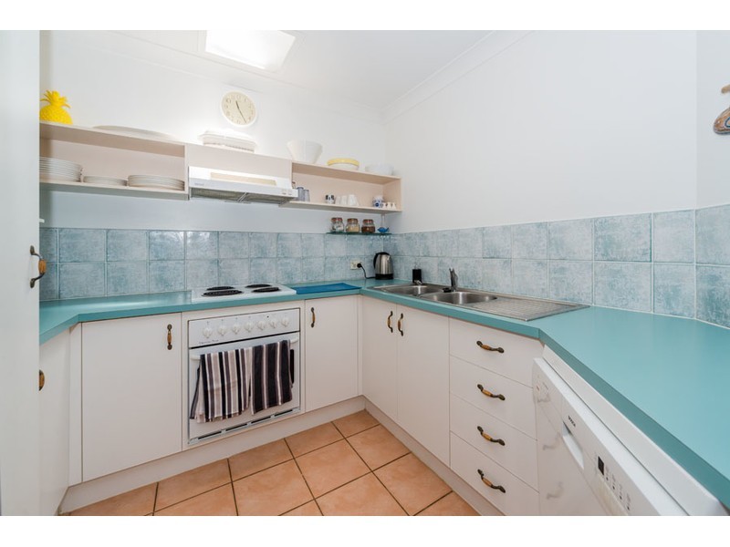 1/18 Jenaya Place, Labrador QLD 4215