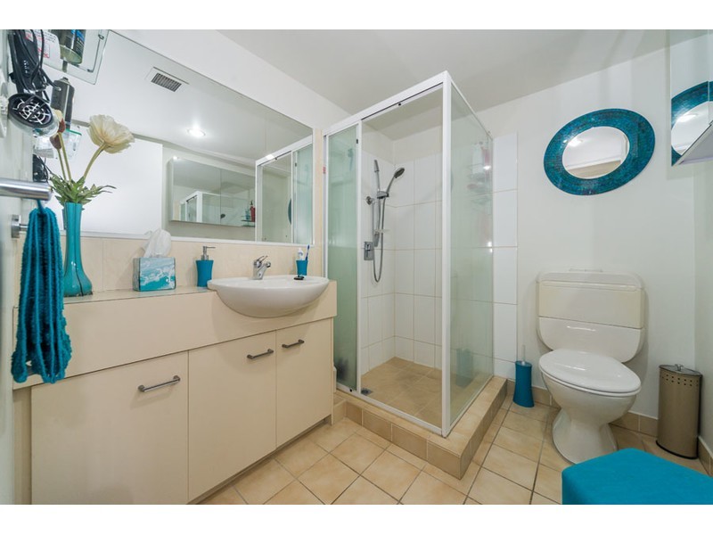 50/37 Bayview Street, Runaway Bay QLD 4216