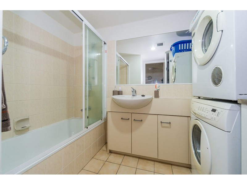 50/37 Bayview Street, Runaway Bay QLD 4216