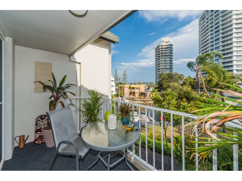 50/37 Bayview Street, Runaway Bay QLD 4216