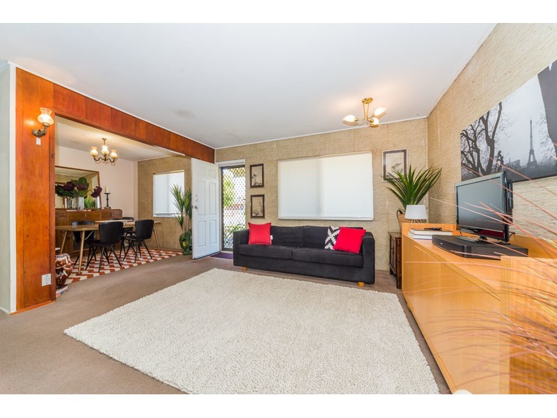 5 Drome Street, Runaway Bay QLD 4216