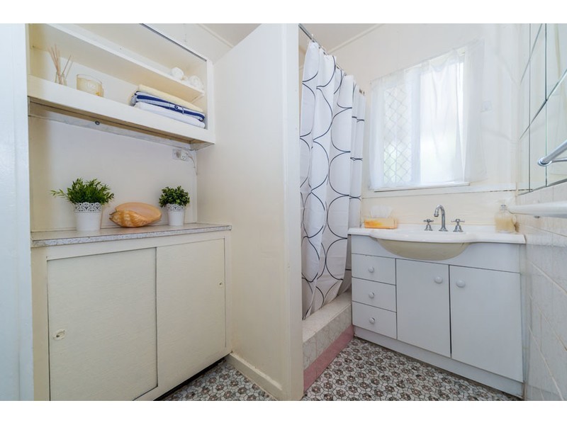 5 Drome Street, Runaway Bay QLD 4216