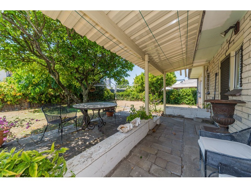 5 Drome Street, Runaway Bay QLD 4216