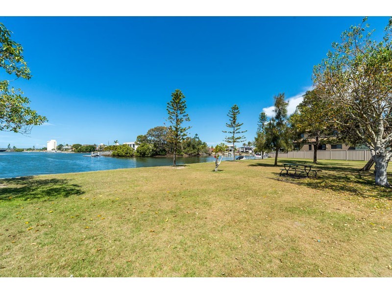 5 Drome Street, Runaway Bay QLD 4216