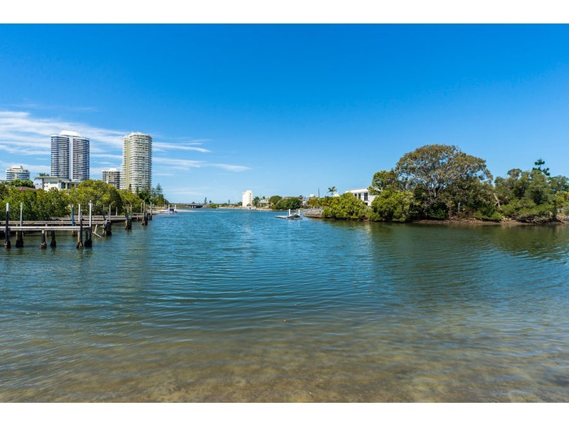 5 Drome Street, Runaway Bay QLD 4216