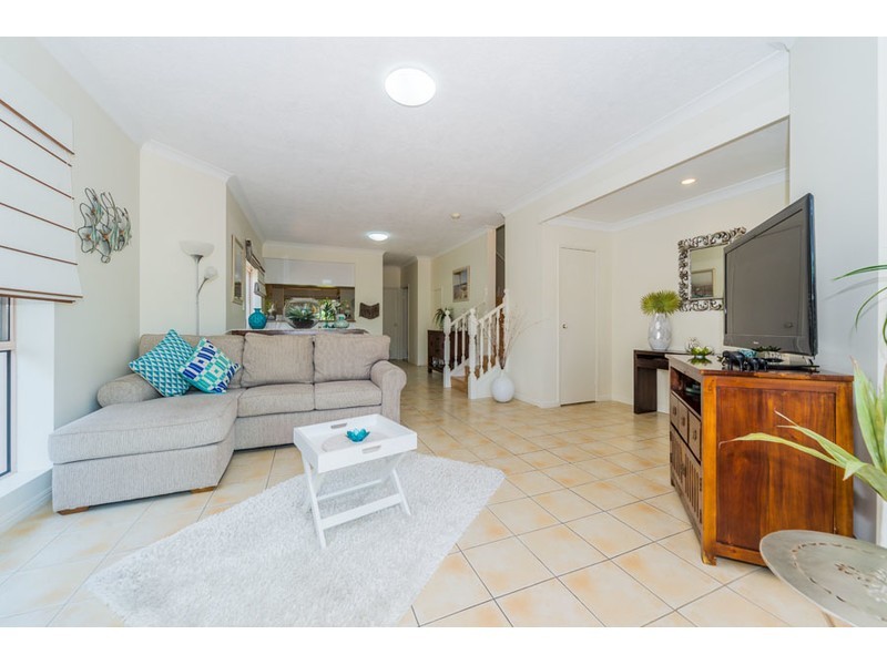 1/7 Esplanade West, Paradise Point QLD 4216