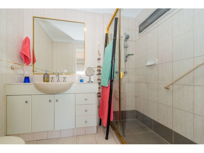 1/7 Esplanade West, Paradise Point QLD 4216