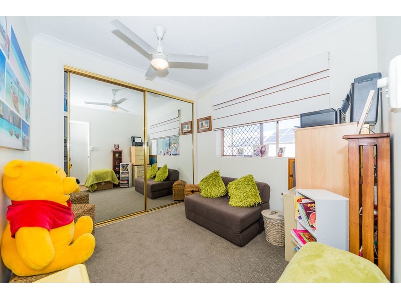 1/7 Esplanade West, Paradise Point QLD 4216