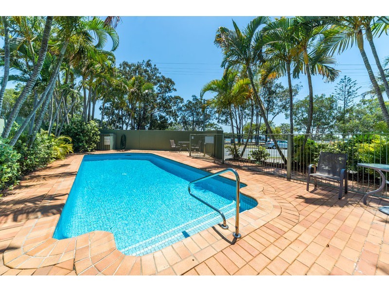 1/7 Esplanade West, Paradise Point QLD 4216