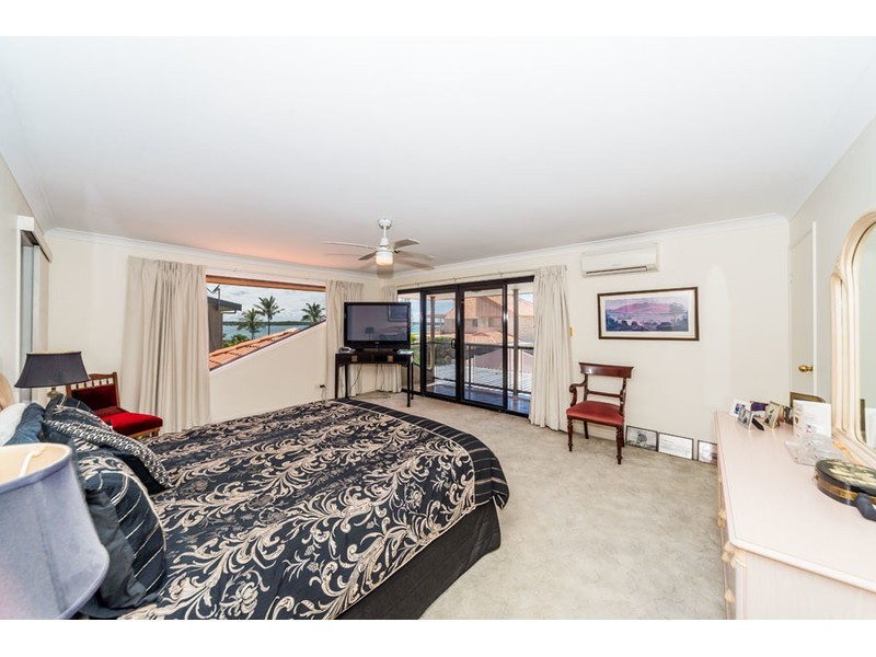 3 Sandakan Avenue, Runaway Bay QLD 4216