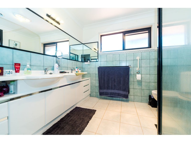 3 Sandakan Avenue, Runaway Bay QLD 4216