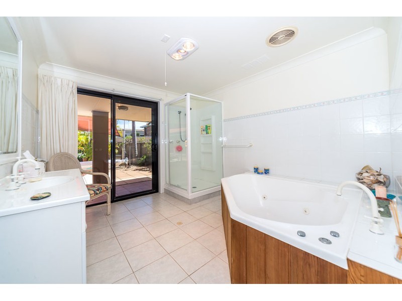 3 Sandakan Avenue, Runaway Bay QLD 4216