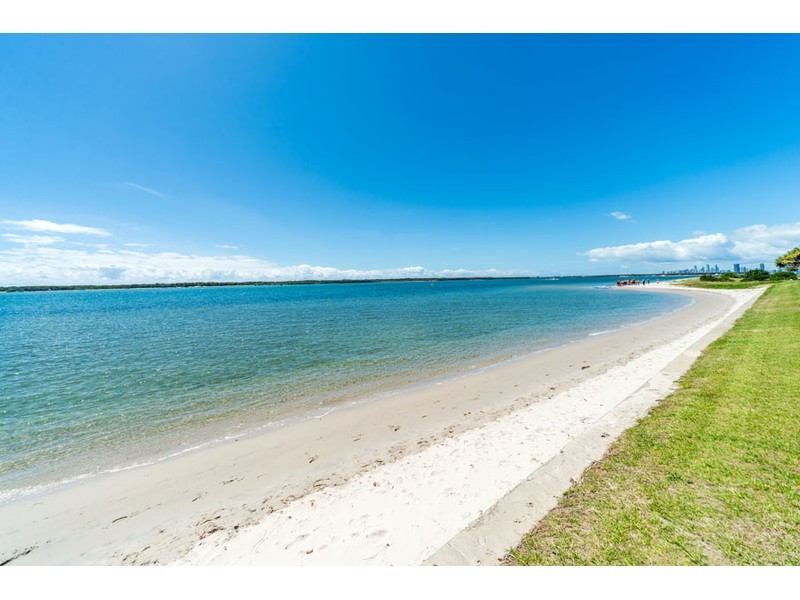 3 Sandakan Avenue, Runaway Bay QLD 4216