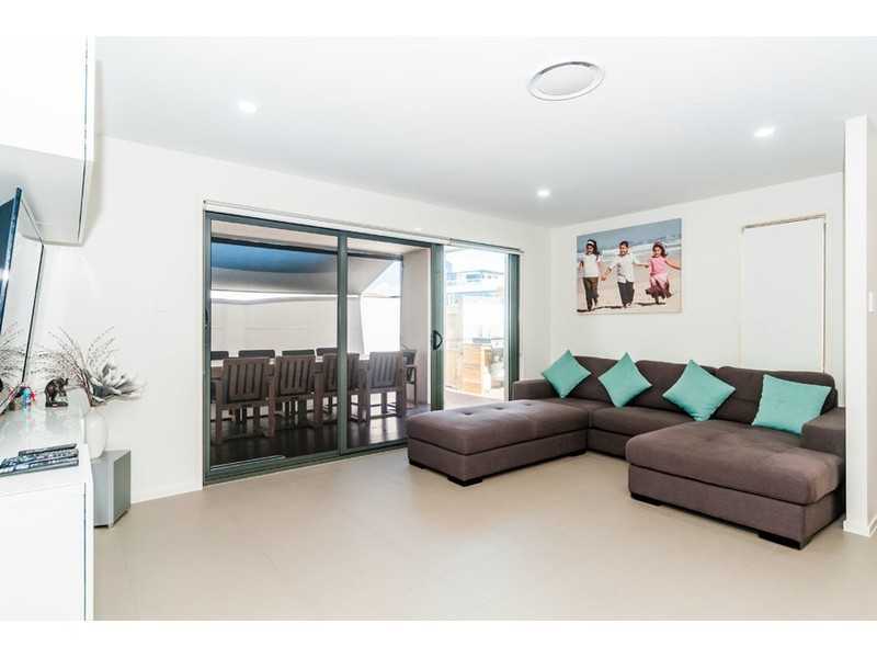 36 La Savinia Drive, Coombabah QLD 4216