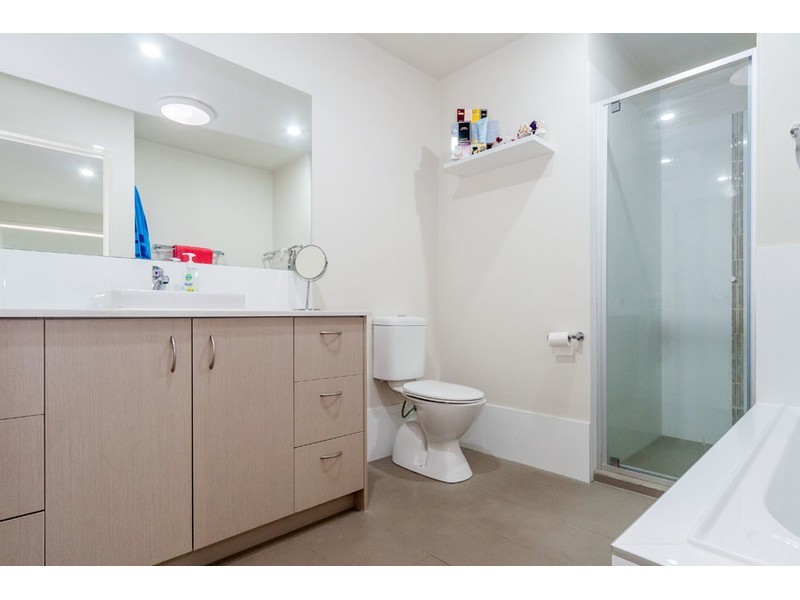 36 La Savinia Drive, Coombabah QLD 4216