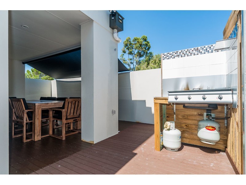 36 La Savinia Drive, Coombabah QLD 4216